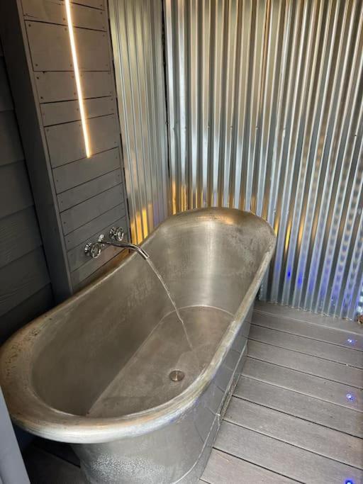 Refurbished Beach Lodge, Looe photo 8