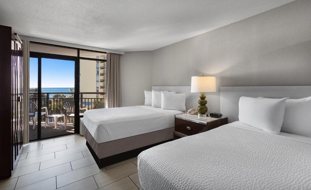 Myrtle Beach Hotel Blue room