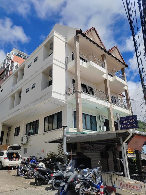 L&K2023 Residence, Pláž Patong