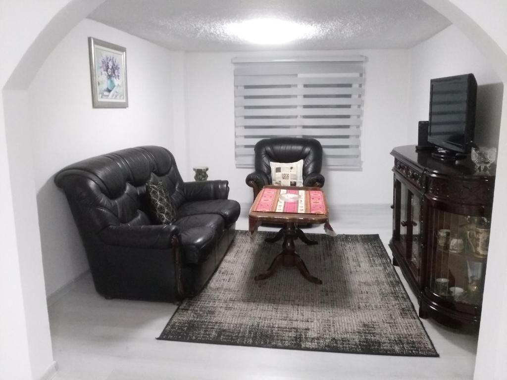 Modern & Bright Apartment in Old Town - 3
