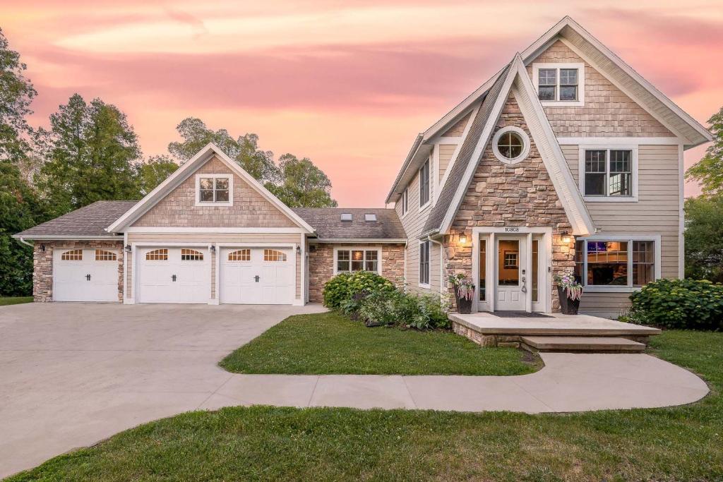 Kings Landing by Simple Life Rentals, Sister Bay