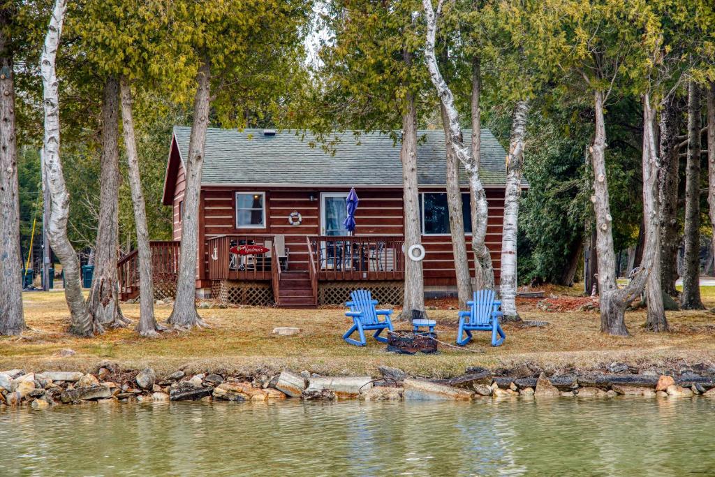 Latitude Adjustment by Simple Life Rentals, Jacksonport