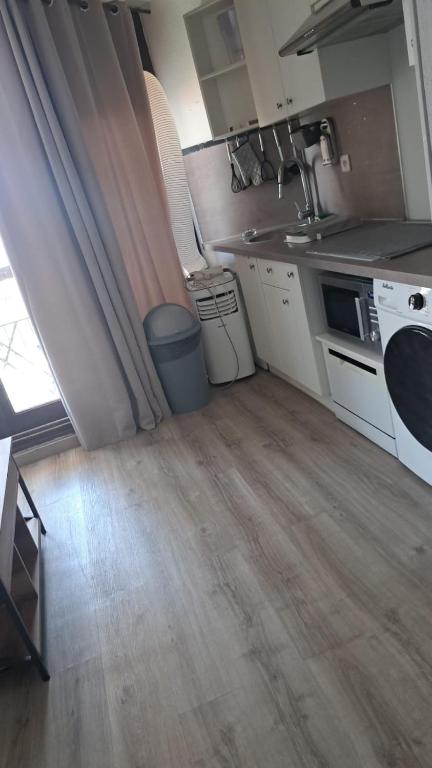 Studio chaleureux avec piscine - 2