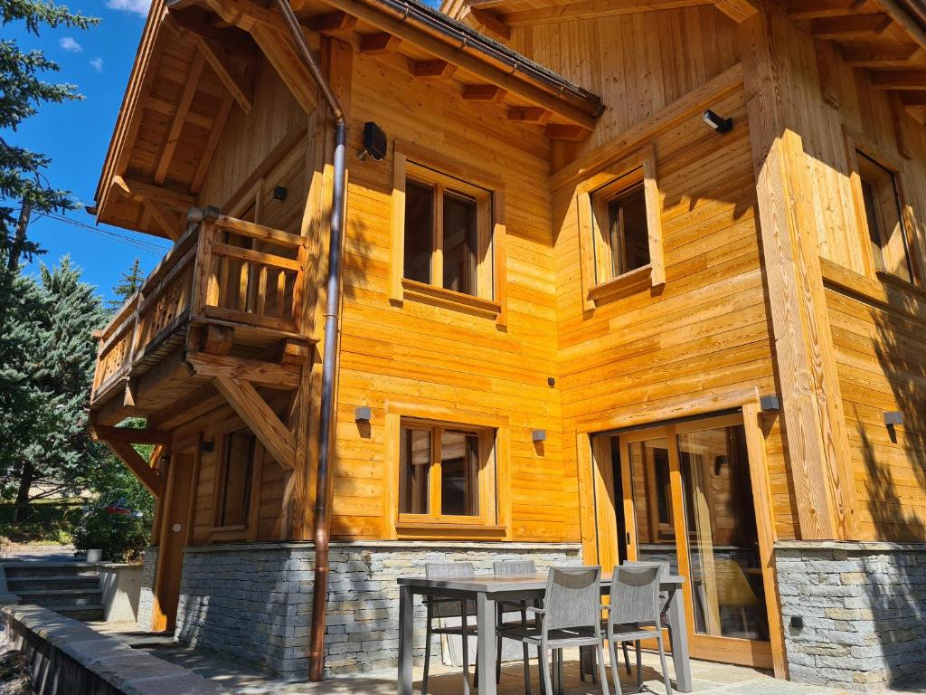 Chalet neuf Eterlou 130 m carrés 5 chambres 10 couchages à Serre Chevalier - 4