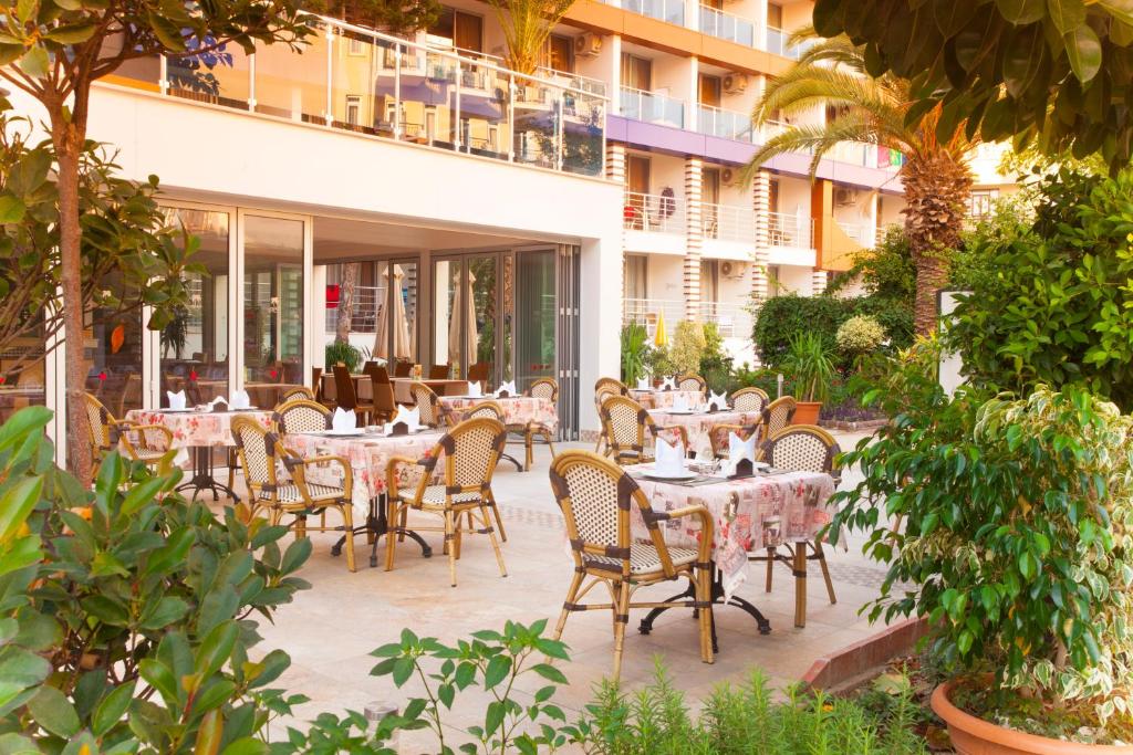 Gardenia Hotel — Restaurant & bars in Alanya