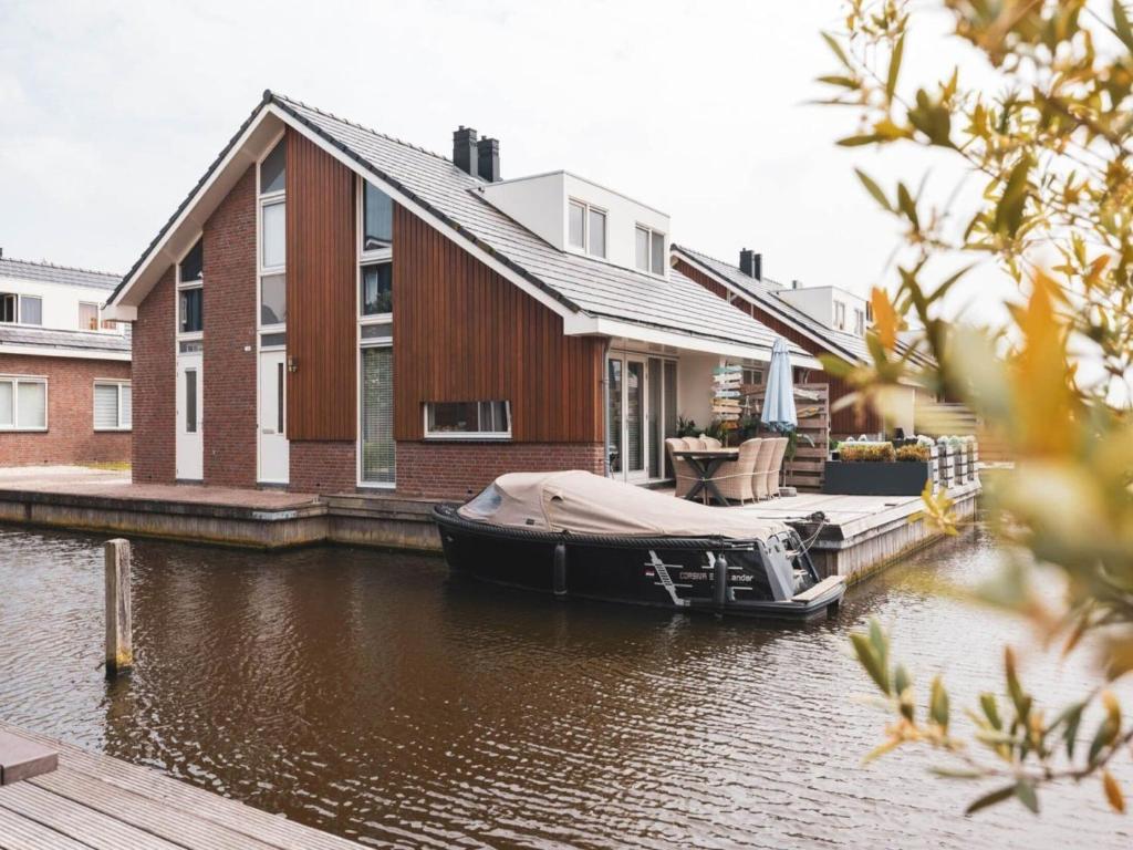 Waterside Escape with Easy Access, Uitgeest
