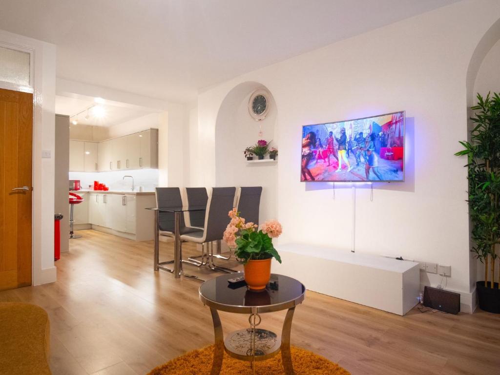 Modern 2 Bedroom Apartment in Woolwich, Woolwich