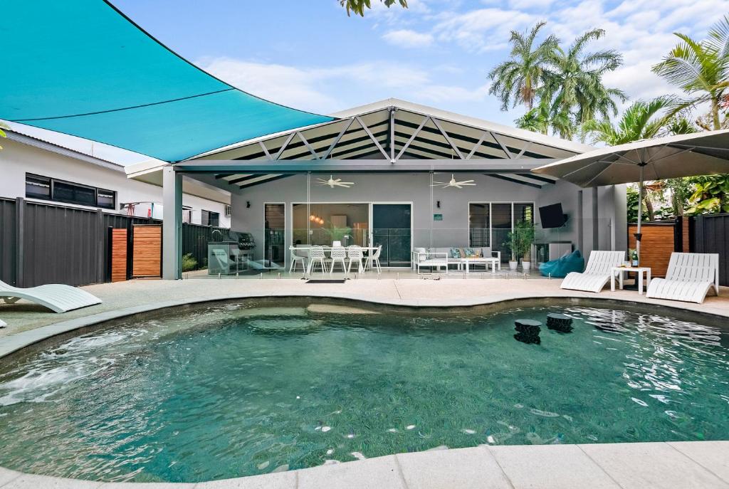 A Sumptuous Poolside Family Oasis at Gardens Villa, Darwin