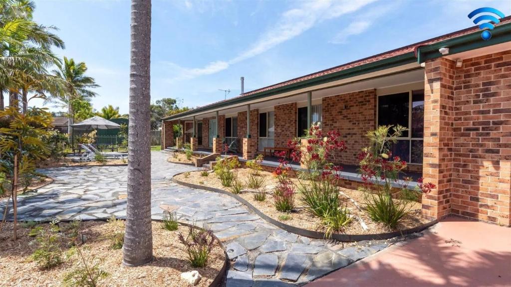 Maxis, Culburra Beach