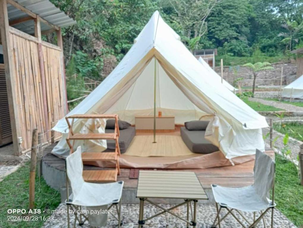 Bunihayu Forest, Peuteuy