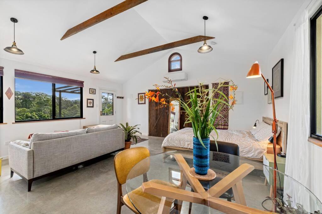 Tree top getaway in town!, Bellingen