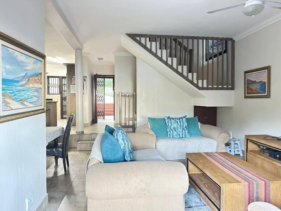 Beachfront home, Westbrook