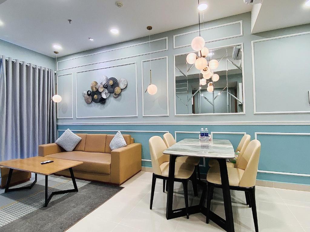 Jessica's apartment in the center of district 1