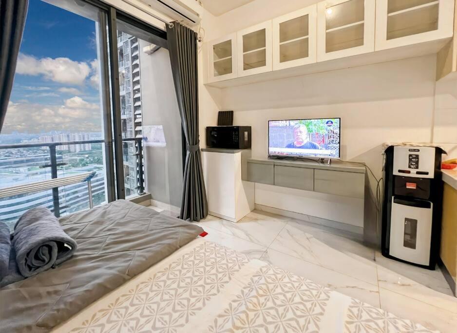 Cozy Studio Skyhouse Apt near ICE BSD with pool & Gym by 2ndHome, Cilenggang