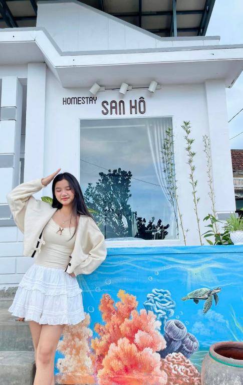 2. San Hô H..