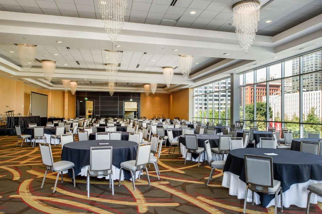 Tárgyalóterem/bálterem