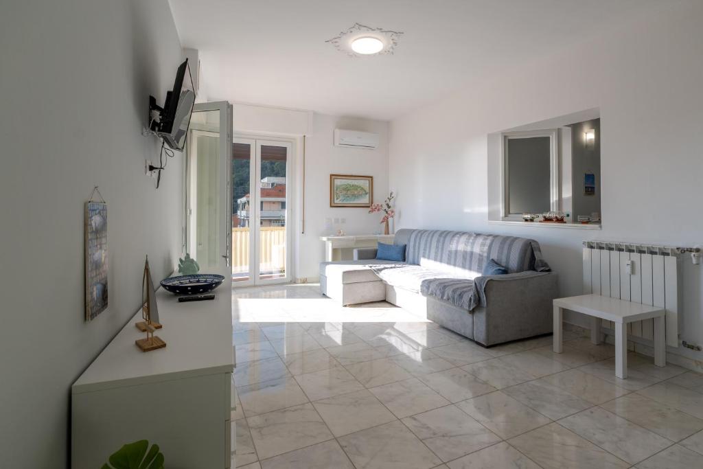 Seaview Apartment - A - 2