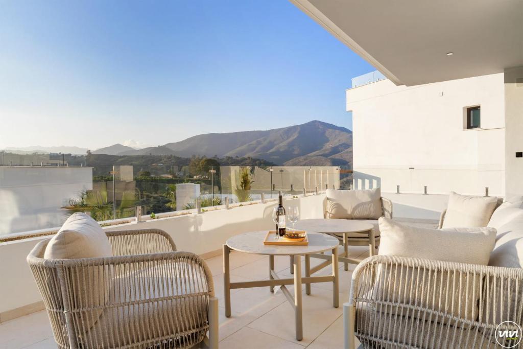 ViVi Homes -Villa Kolibri Pool, Terrace & Golf - 4