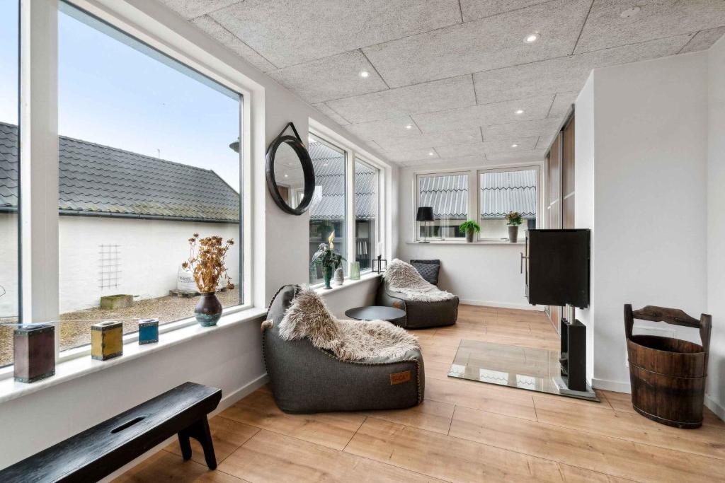 Modern House With Space For Relaxation, Åkirkeby