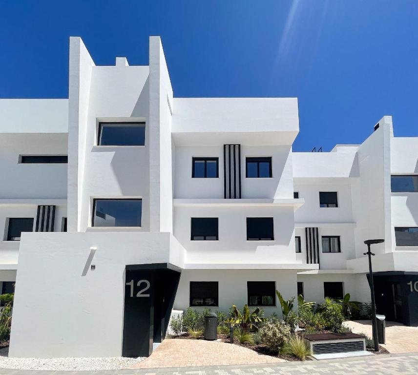 Mirador Estepona Hills Luxury Resort Estepona Hills Gym Pools Restaurants - 2