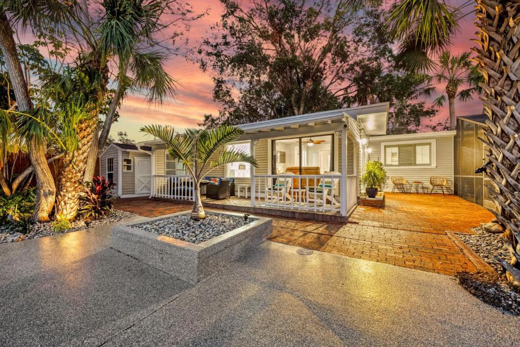 Canal Front Home in Sarasota with Private Heated Pool & Outdoor Patio!, Sarasota