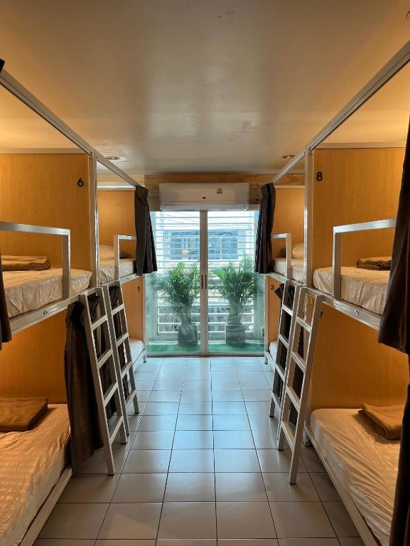 Mawa Anle Hostel, Pláž Patong