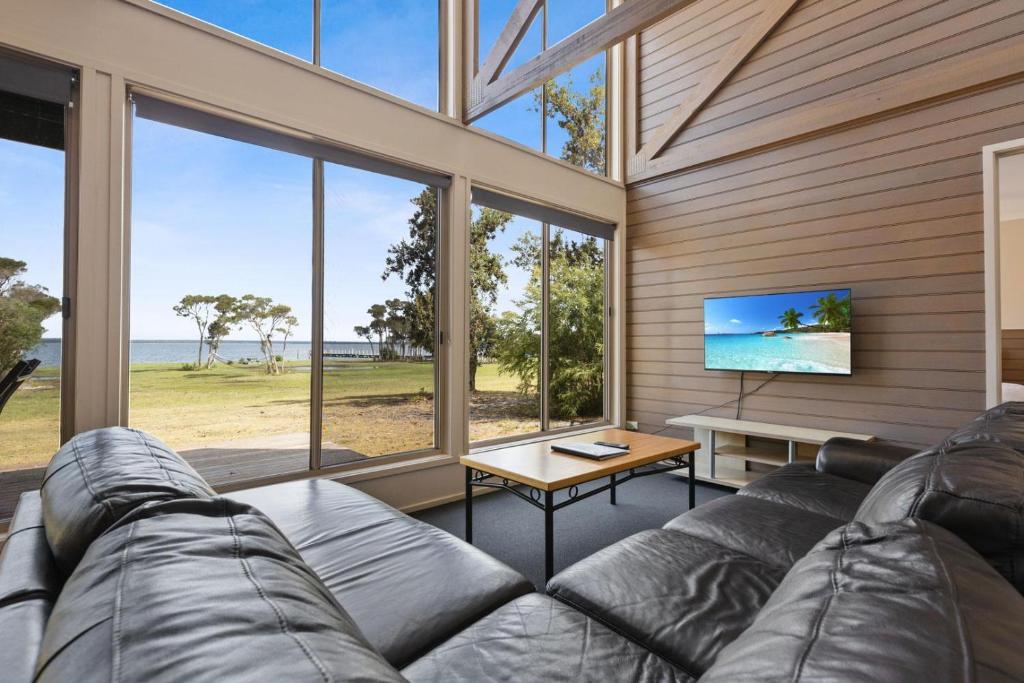 Avon - Waterfront Retreat, Goon Nure