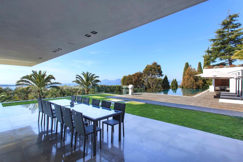 REF 1960 - Cannes - Sea view villa for rent - 3