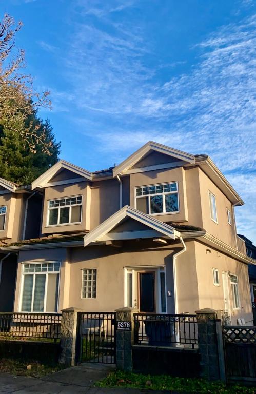 Modern & Cozy 2-Bed Suite in Vancouver, Vancouver