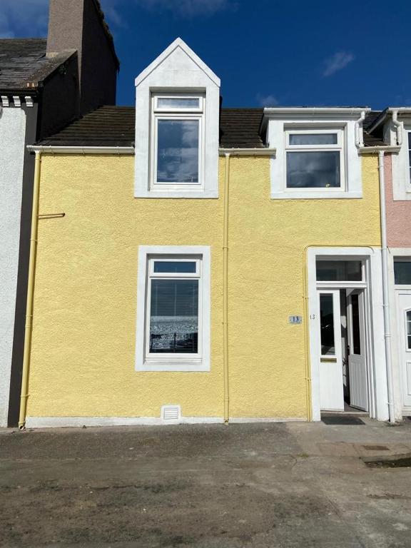 2 Bed seafront cottage in Portpatrick, Portpatrick