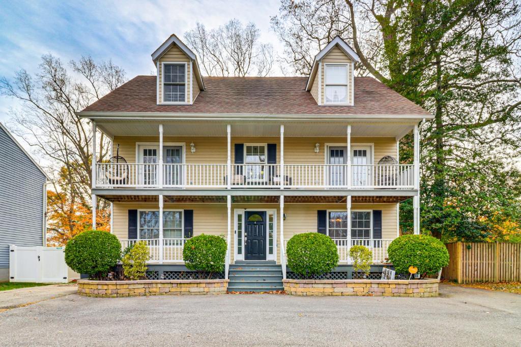Walk to Lake and Boat Ramp Central Gem in Annapolis, Annapolis