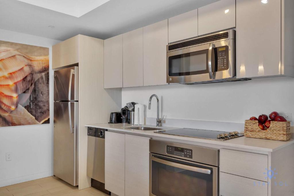 Great views Apartment with Pool-Balcony-Gym, Hallandale Beach