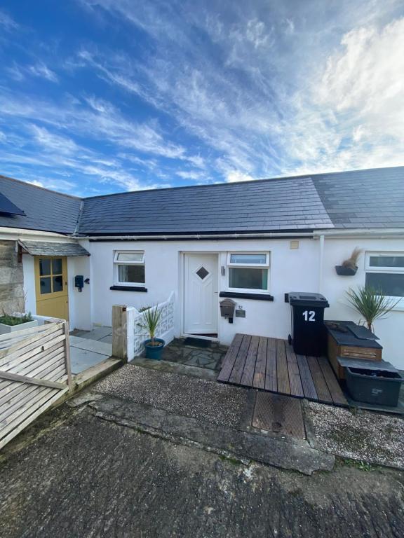 Cosy Cornish cottage with rural views, Newquay