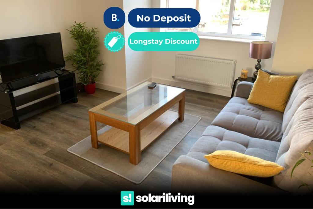 Central 2-Bed Flat: Ideal for Nurses, Contractors, Relocators - Free WiFi & Parking, Peterborough