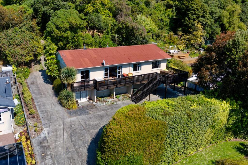 Close to the Beach with Mountain Views, Kaikoura