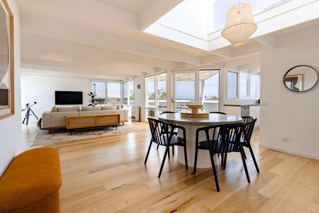 Ocean Breeze and Sweeping Coastal Views, Ocean Grove