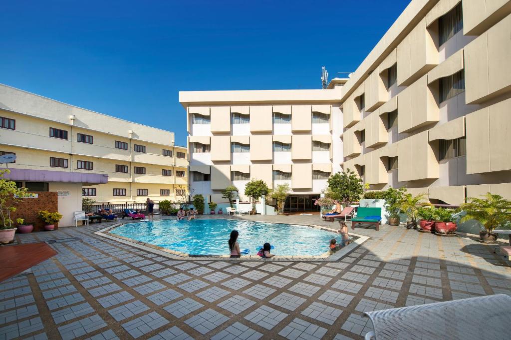 Great swimming pool