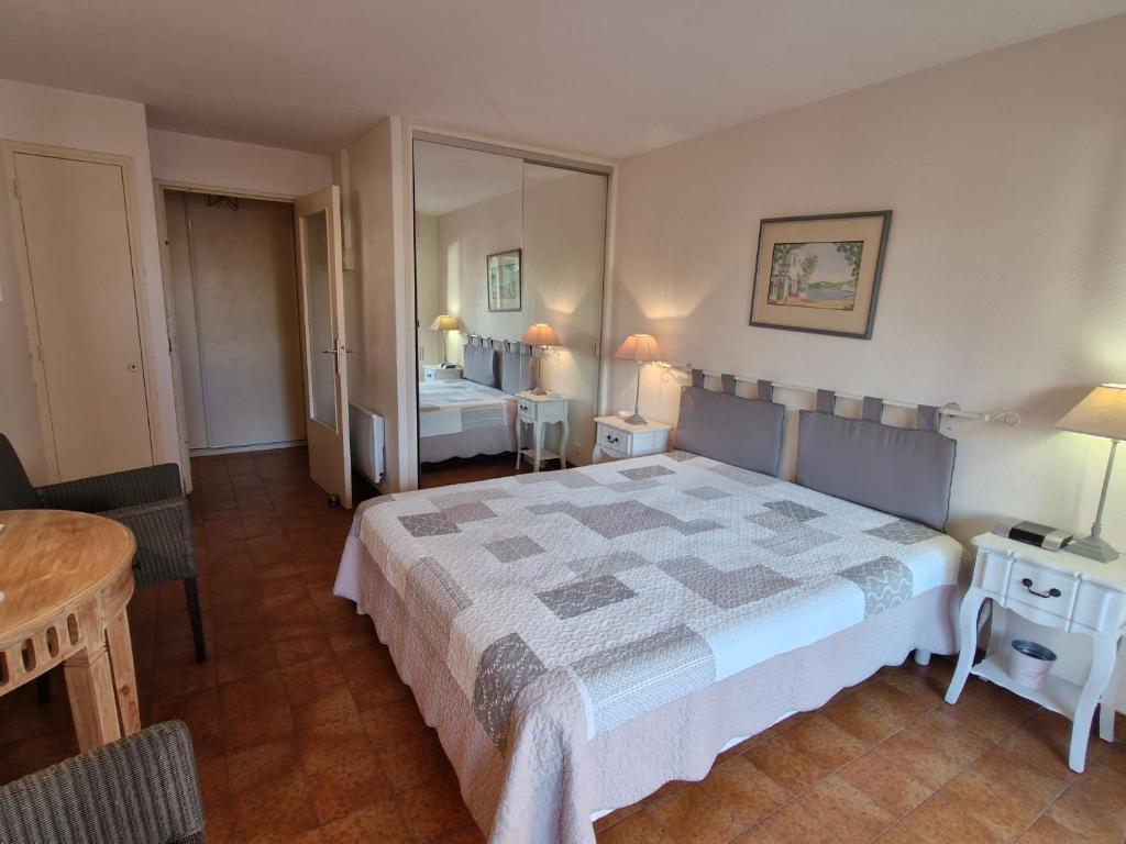 Appartement 3 pièces avec piscine et parking à Sainte-Maxime - FR-1-780-56 - 3