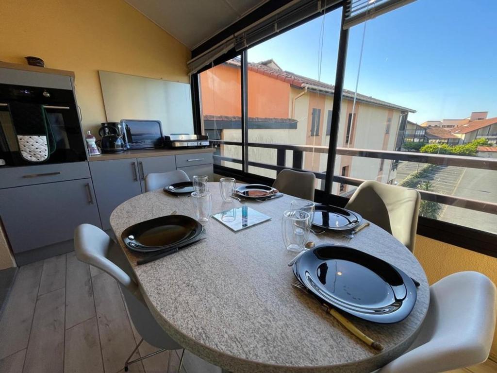 Duplex T2 avec Piscine à Capbreton proche Plage - FR-1-413-250 - 3