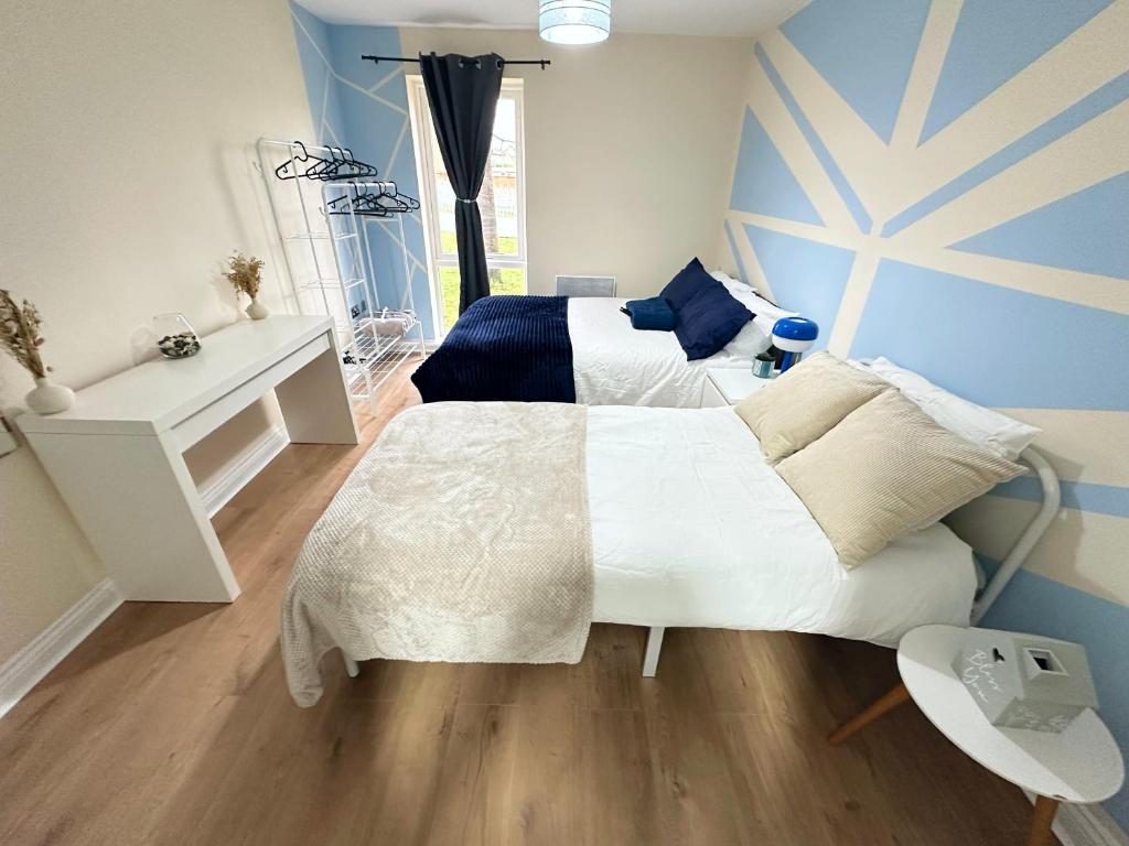 Olive Immaculate Wembley Apartment, 15mins to Central London, by Edens, Londýn