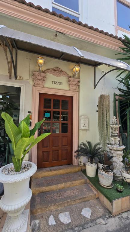 Wang Lang Hostel