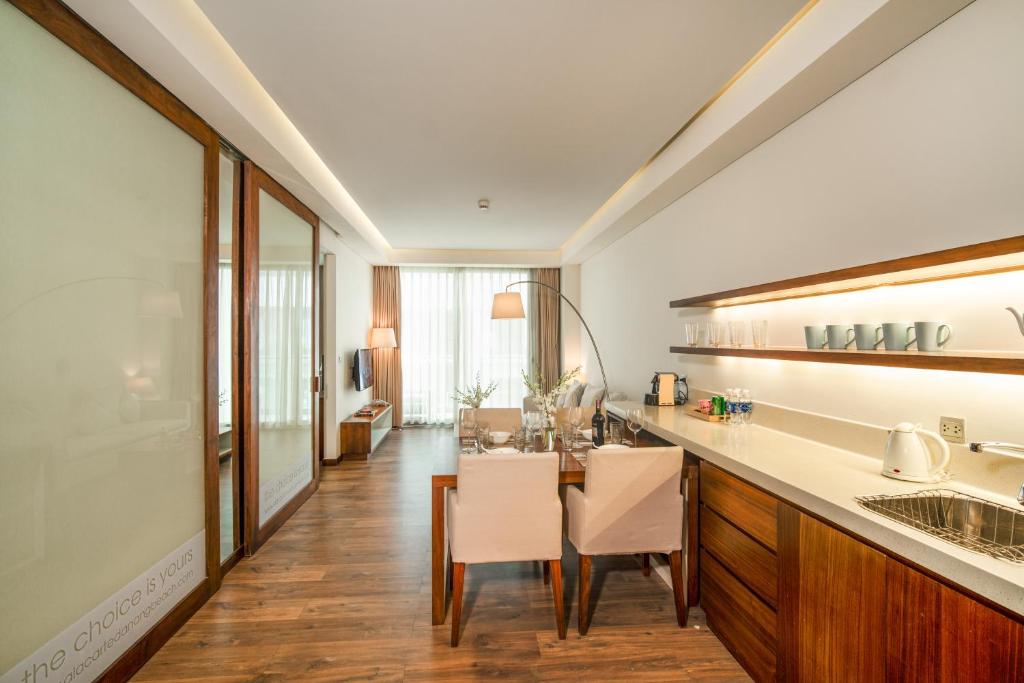 A La Carte Da Nang Beach Hotel