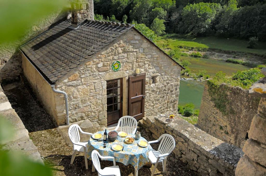 Gite de pougnadoires, Sainte-Énimie