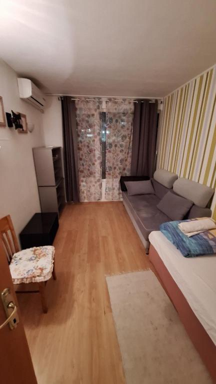 University Aparrtment, Burgas