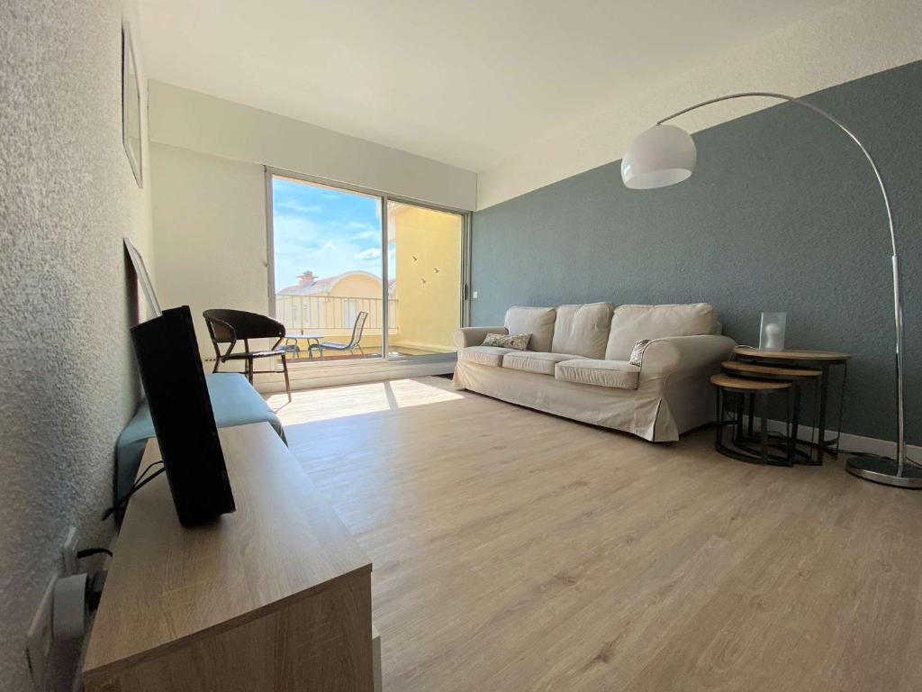 Vue panoramique sur le port - Appartement 3 pièces GN110-C44 - 3