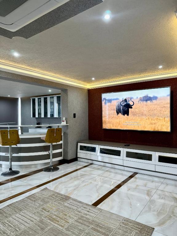 Accommodation Front - Extraordinary 6 Sleeper Overlooking The Ocean, Durban