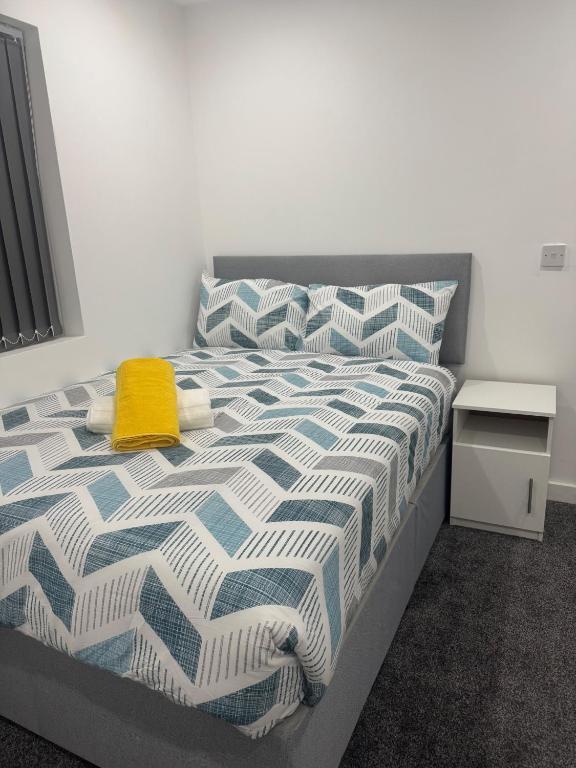 1 Bed Flat - Sleeps 2 - Parking - Wifi, Luton