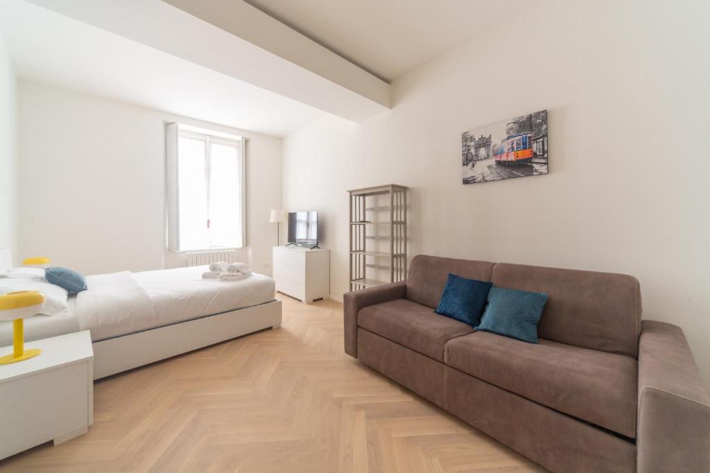Charming 2-Bedroom Apartment in Milanese Building - 3