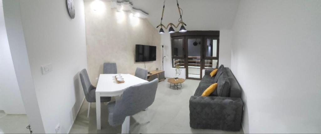 Fenix hedonic, Divčibare