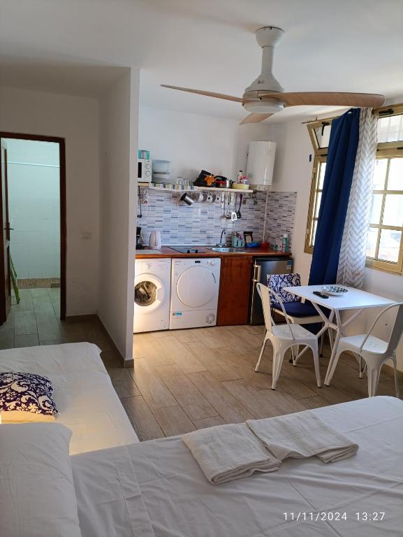 central luminous cute studio by the beach & harbour - 2